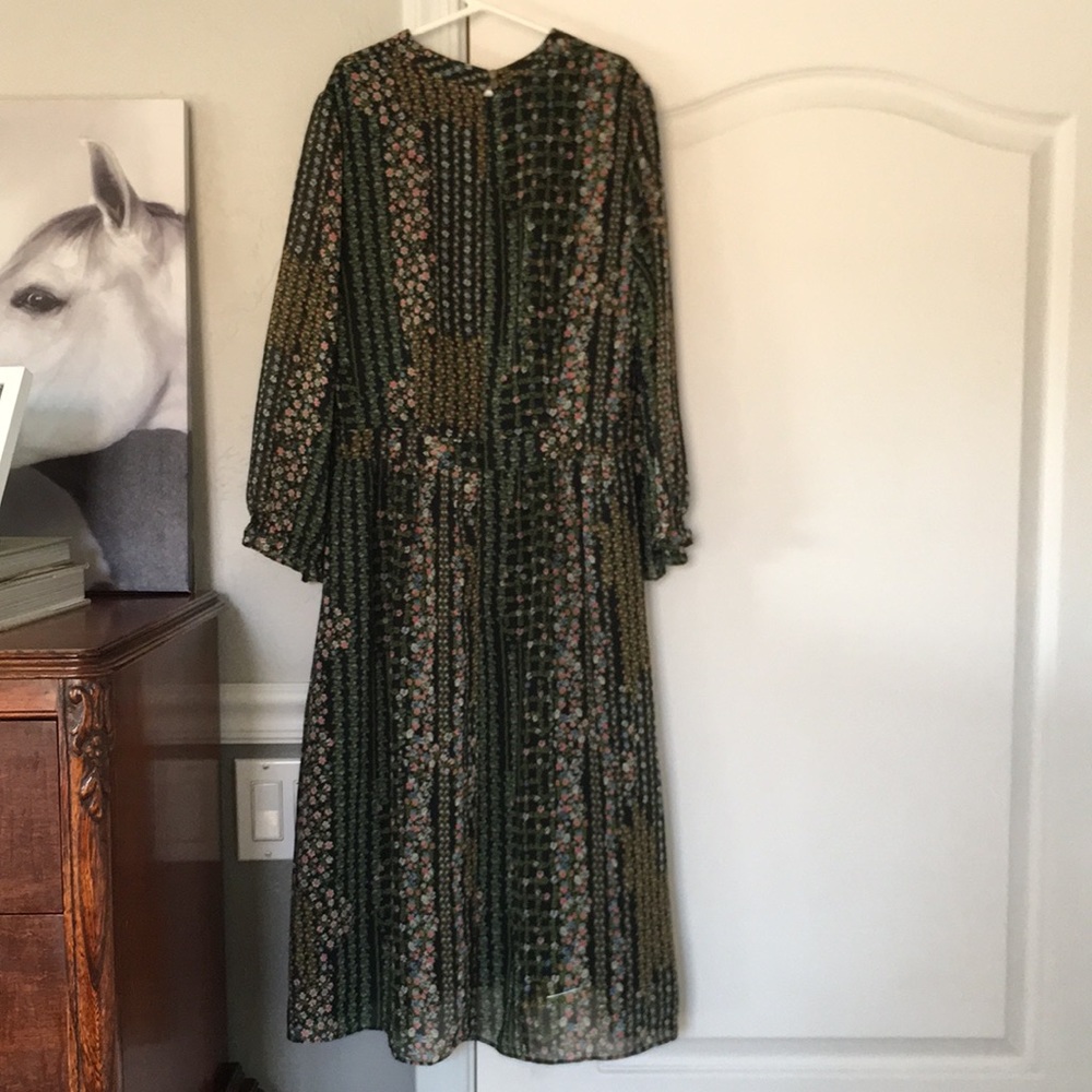 •Forever 21 Floral 3/4 Sleeve Dress• - Picture 3 of 7